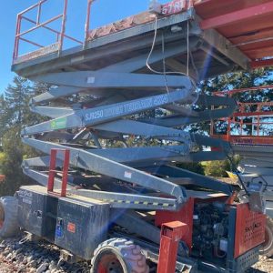 Used 2005 Skyjack SJ9250 Scissor Lift for sale in Windsor, ON - LL69008