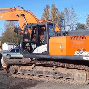 Used 2015 Hitachi ZX250LC-6N Excavator for sale in Spokane, Washington - LL69NI008