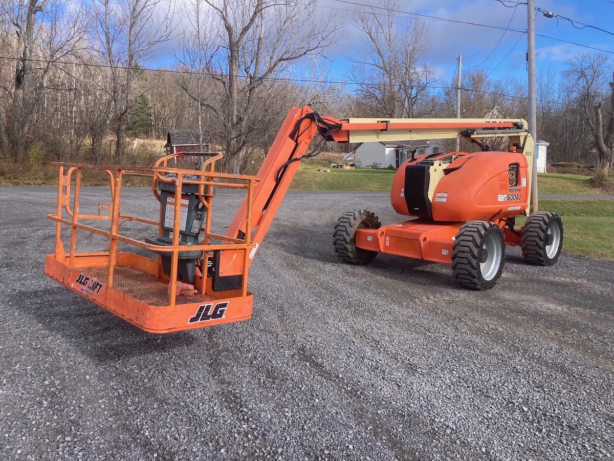 Used 2009 JLG 600AJ Articulating Boom Lift for sale New York - LL69122