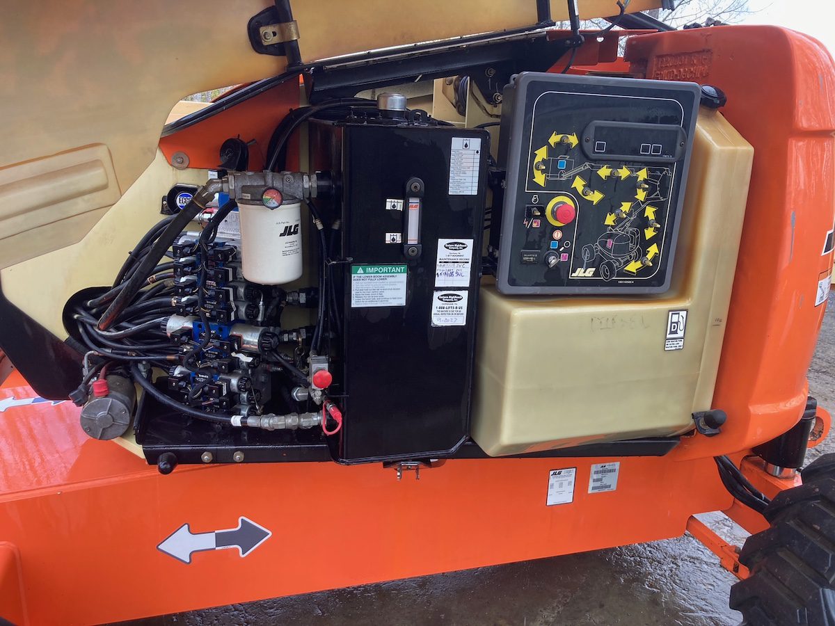 Used 2009 JLG 600AJ Articulating Boom Lift for sale New York - LL69122