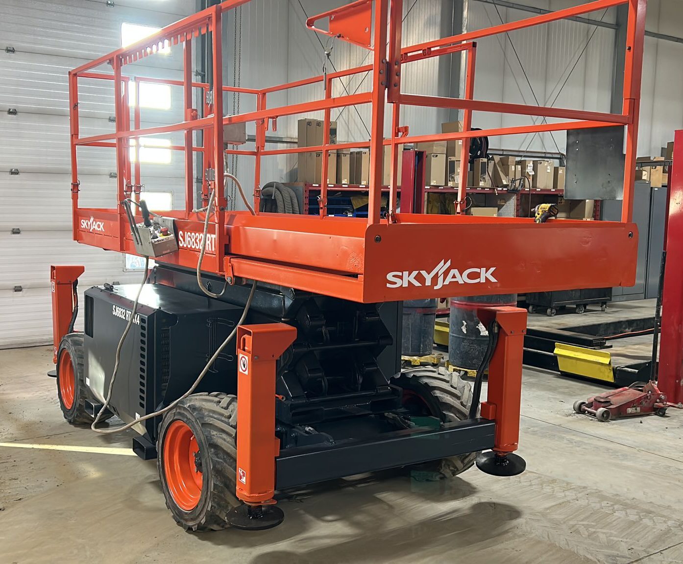 Skyjack SJ6832RT Scissor Lifts for sale Fully repainted LL69NI037