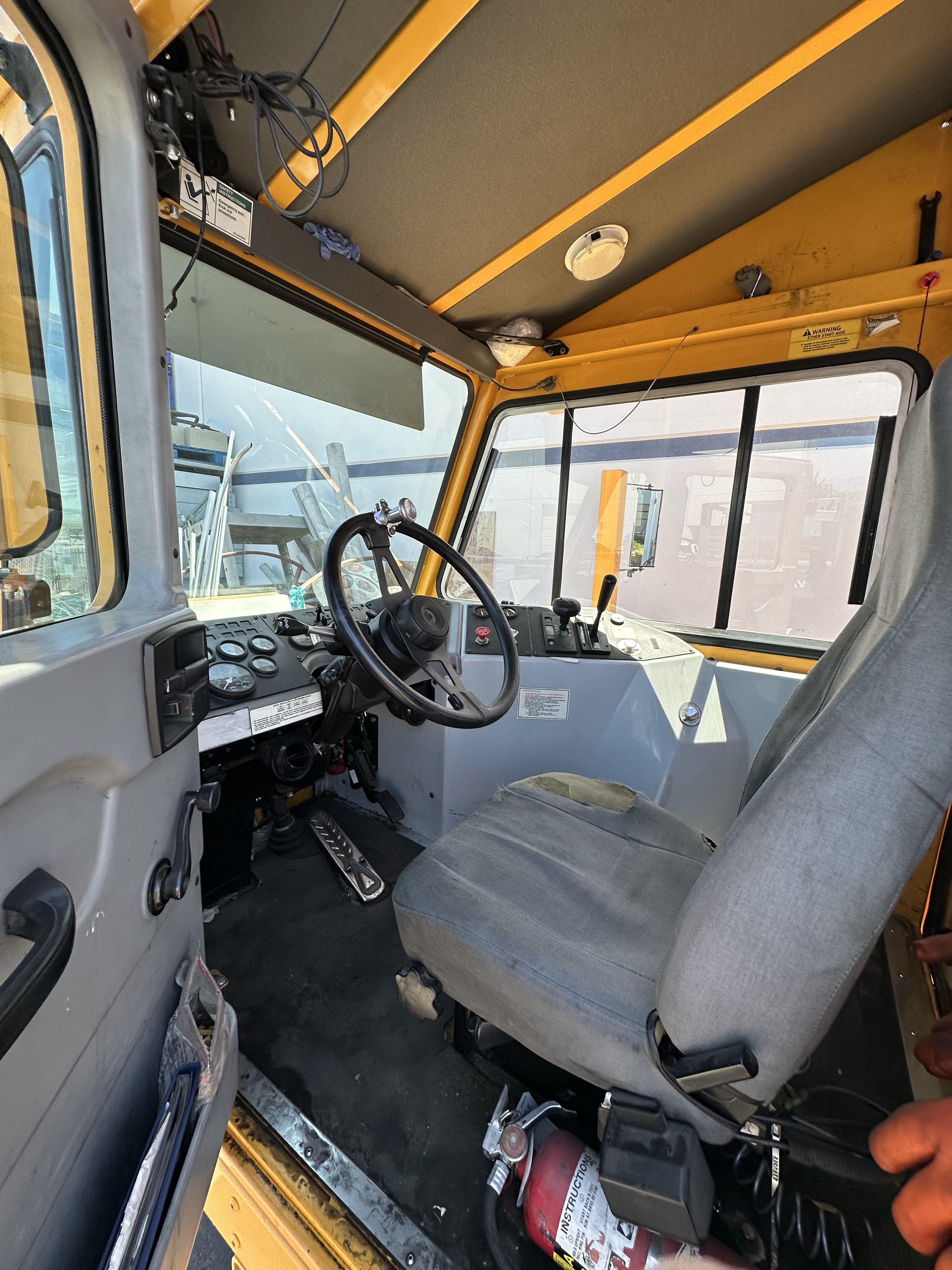 Used 2014 Ottawa 4x2 DOT Yard Spotter for sale in California - LL69NI044