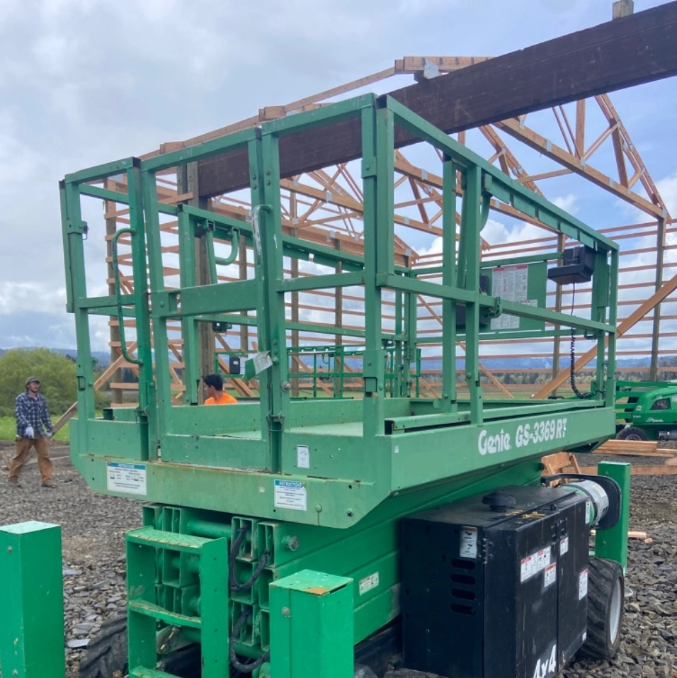 Used 2014 Genie GS-3369RT Scissor Lift for sale in Oregon - LL69173