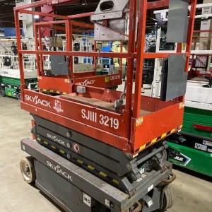 Used 2016 Skyjack SJ3219 Scissor Lift for sale in Laval, QC - LL69261