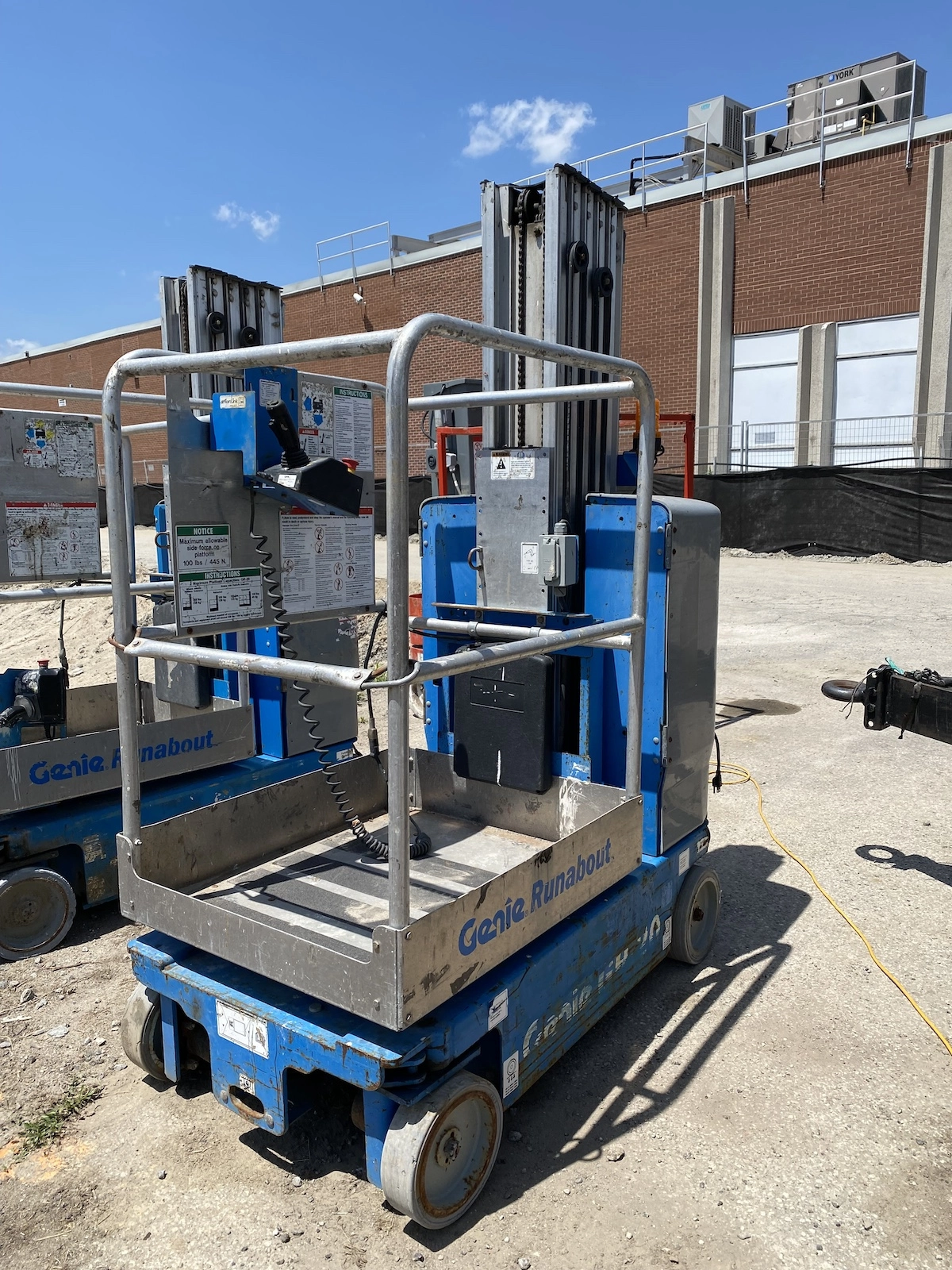 Used 2013 Genie GR20 Vertical Mast Lift for sale in Saint-Cyrille de Wendover, QC - LL69352
