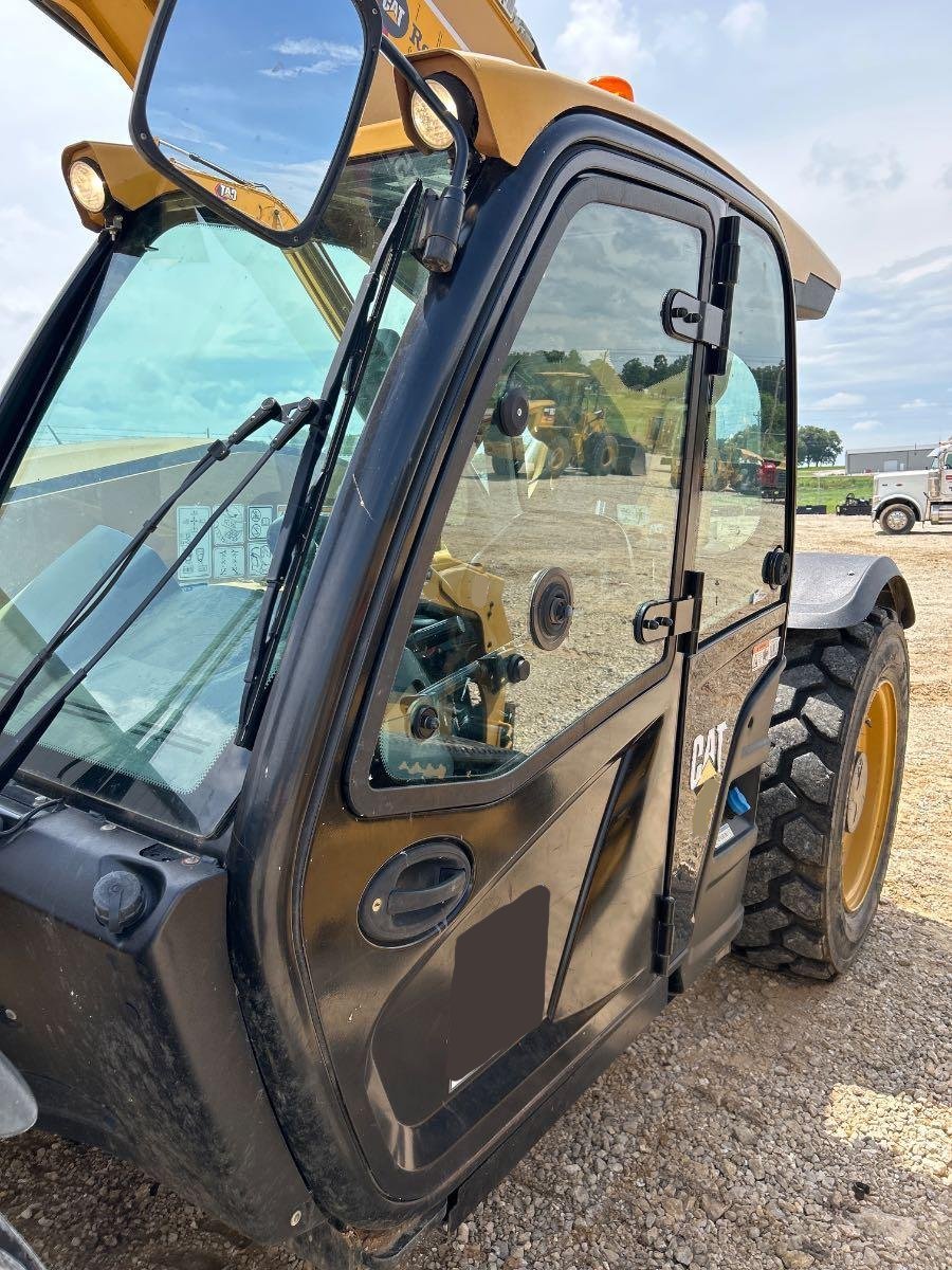Used 2018 CAT TL1055 Telehandler for sale in Illinois - LL69365NI
