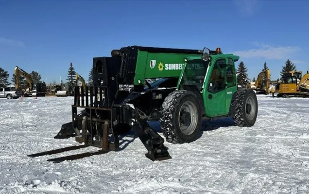 Used 2015 JLG 1055 Telehandler for sale in Winnipeg, ON / FOB Ontario - LL26-062