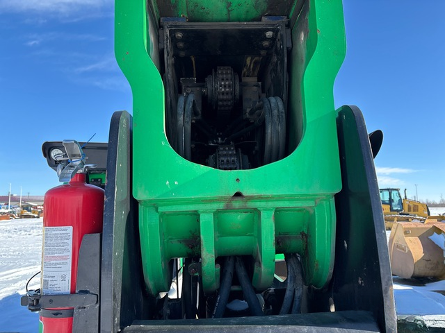 Used 2015 JLG 1055 Telehandler for sale in Winnipeg, ON / FOB Ontario - LL26-062