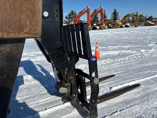 Used 2015 JLG 1055 Telehandler for sale in Winnipeg, ON / FOB Ontario - LL26-062