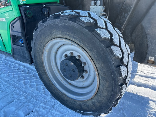 Used 2015 JLG 1055 Telehandler for sale in Winnipeg, ON / FOB Ontario - LL26-062