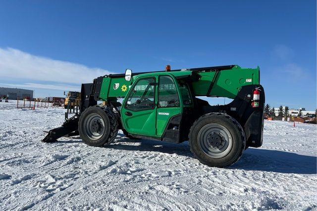Used 2015 JLG 1055 Telehandler for sale in Winnipeg, ON / FOB Ontario - LL26-062
