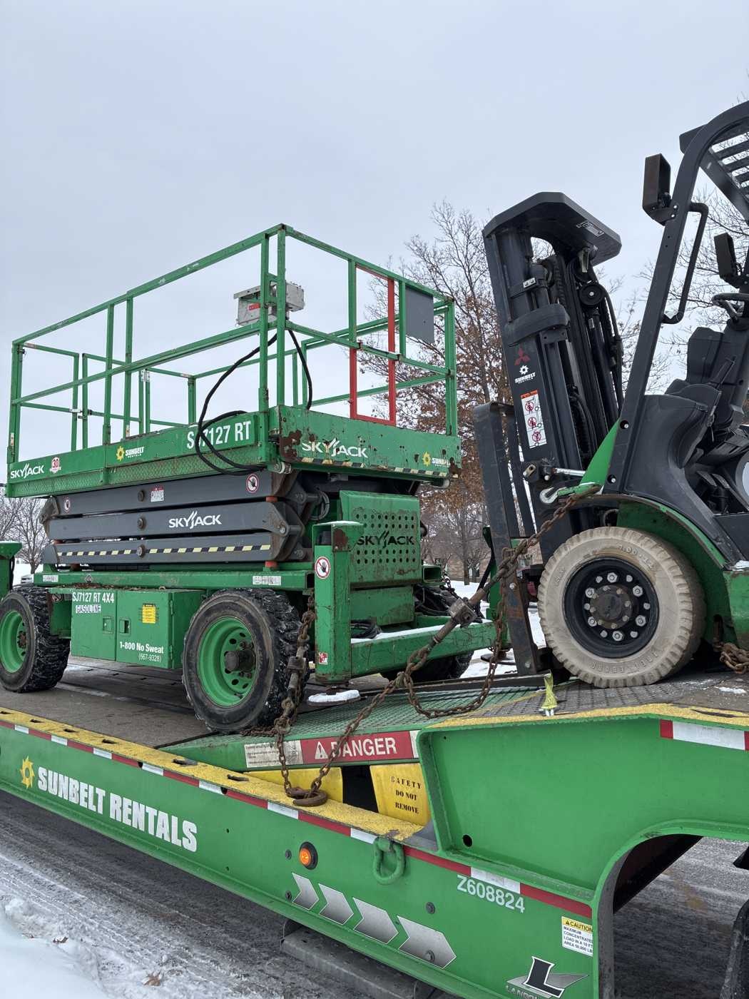 Used 2015 Skyjack SJ7127RT Scissor Lift for sale in Minneapolis, MN / FOB Minnesota - LL26-068
