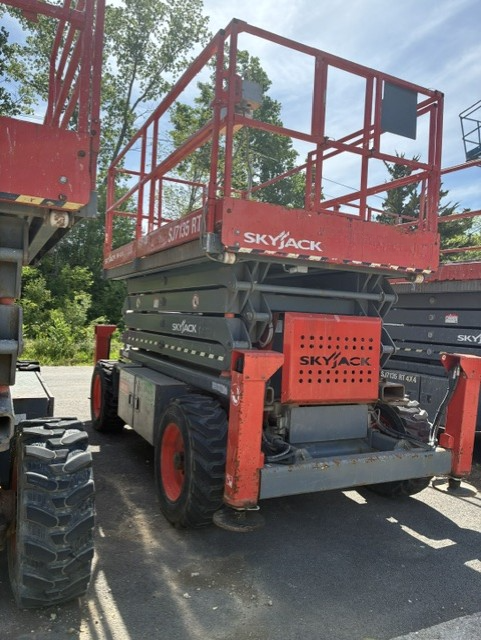 2016 Skyjack SJ7135RT Scissor Lift